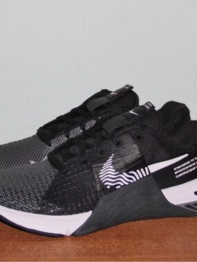 Nike Metcon 8 Black and White workout Sneakers with Graphic Swoosh